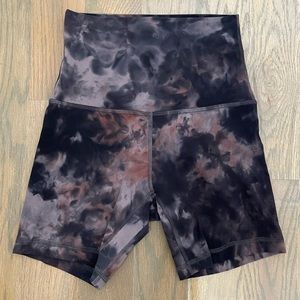 Align tie dye biker short 6” inseam